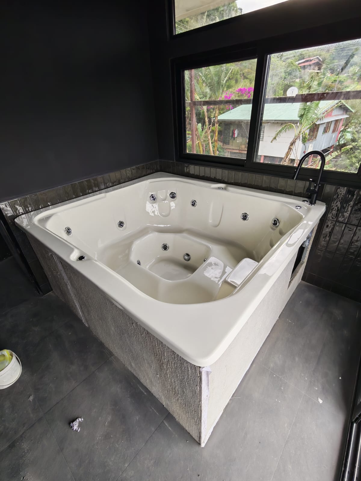 Jacuzzi con Vista a la Montaña